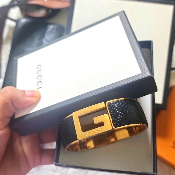 GUCCI LEATHER LIZARD CUFF BANGLE - Picture 2 of 5